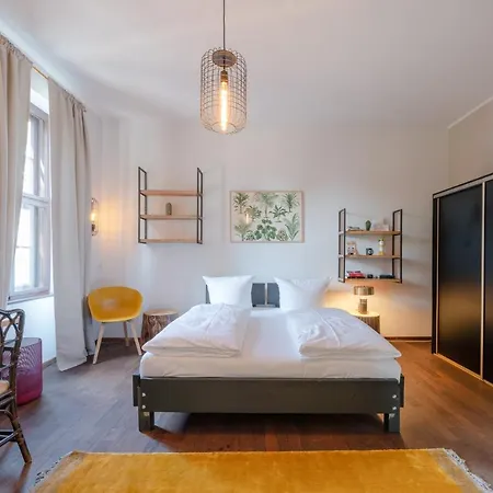 Design - Am Neuen Garten Apartment *